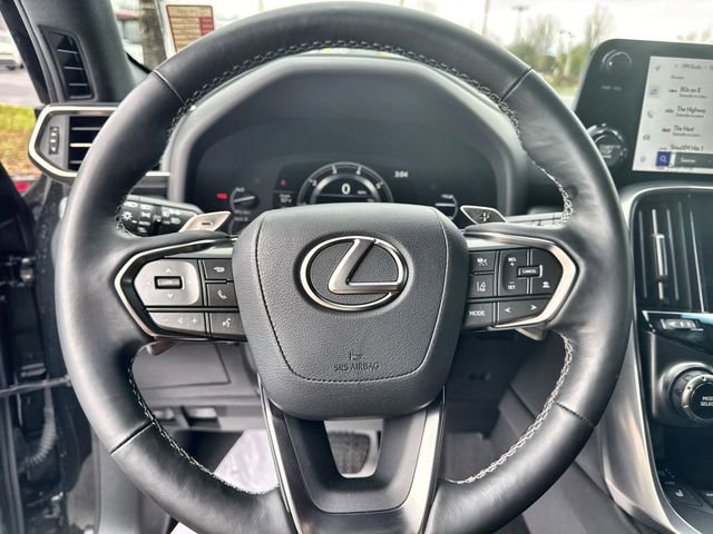 Used 2024 Lexus LX 600 4WD w/ Appearance Package image 23