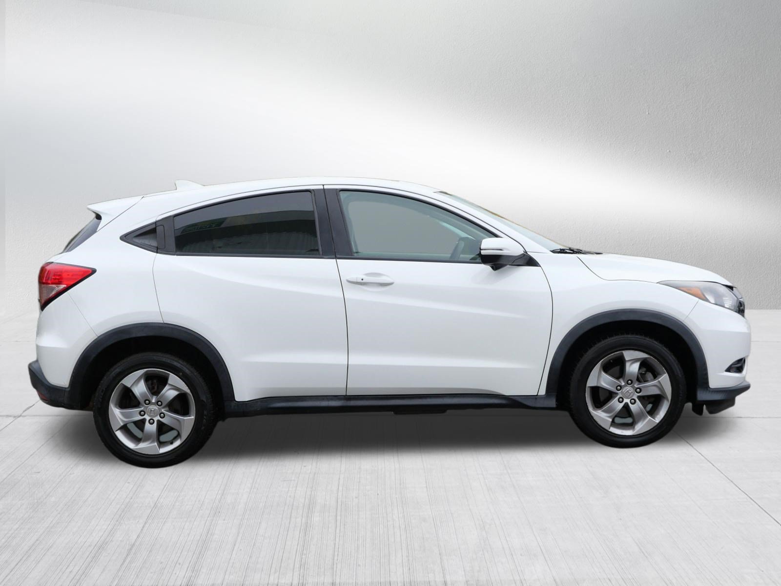 Used 2016 Honda HR-V EX image 8