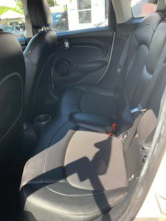 Used 2015 MINI Cooper 4-Door Hardtop image 11