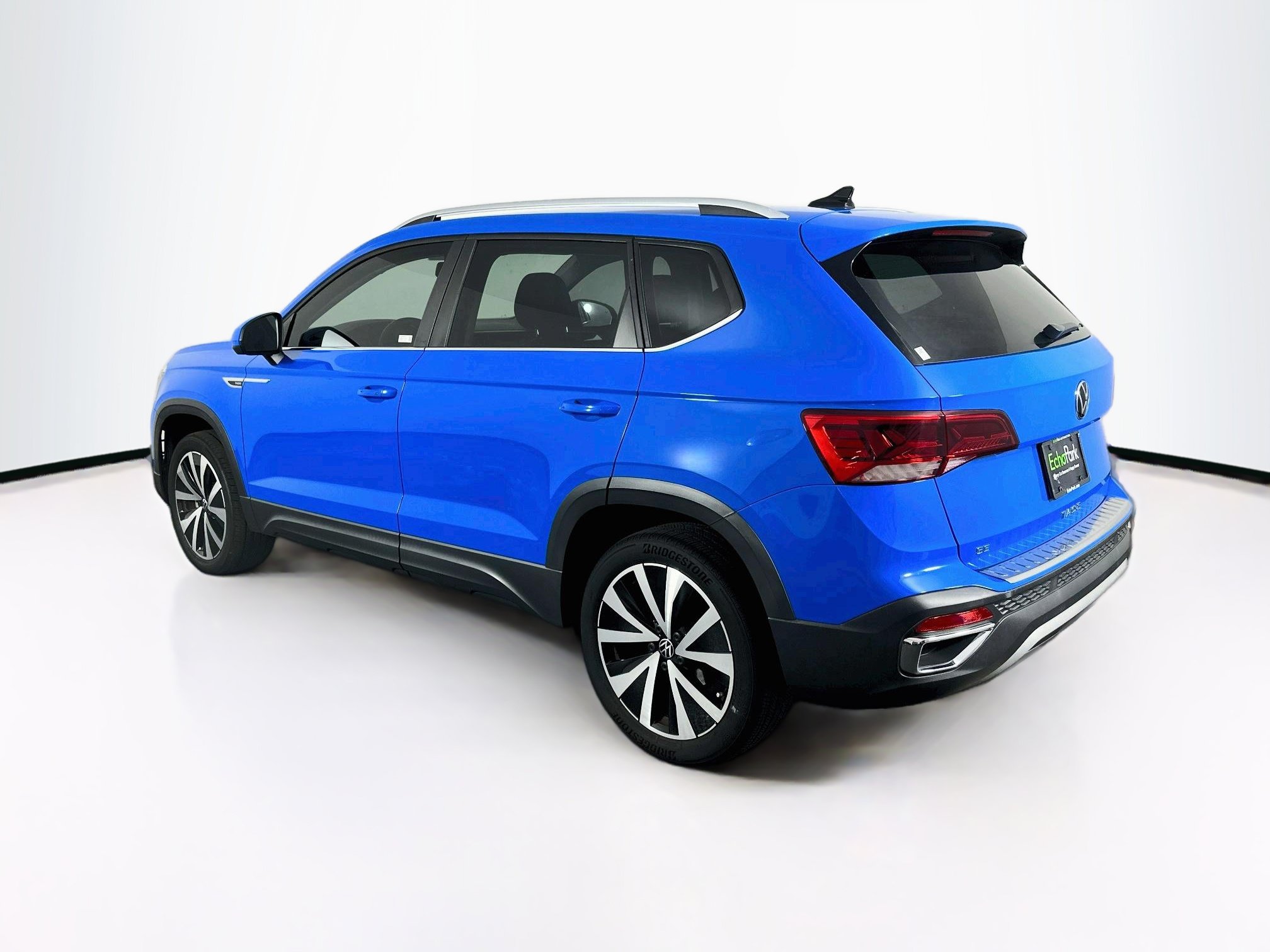 Used 2022 Volkswagen Taos SE FWD image 5