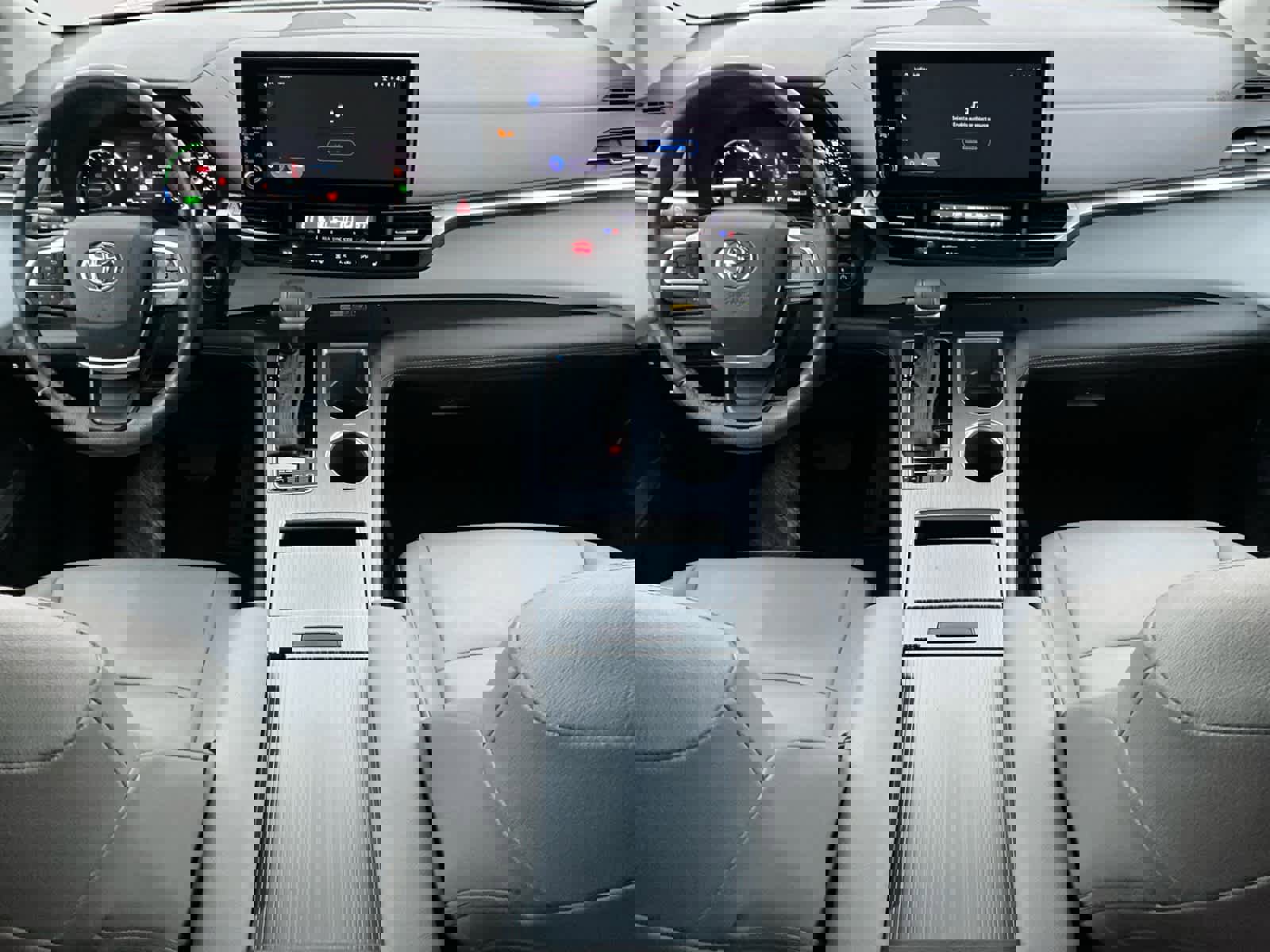 Used 2025 Toyota Sienna XLE image 12