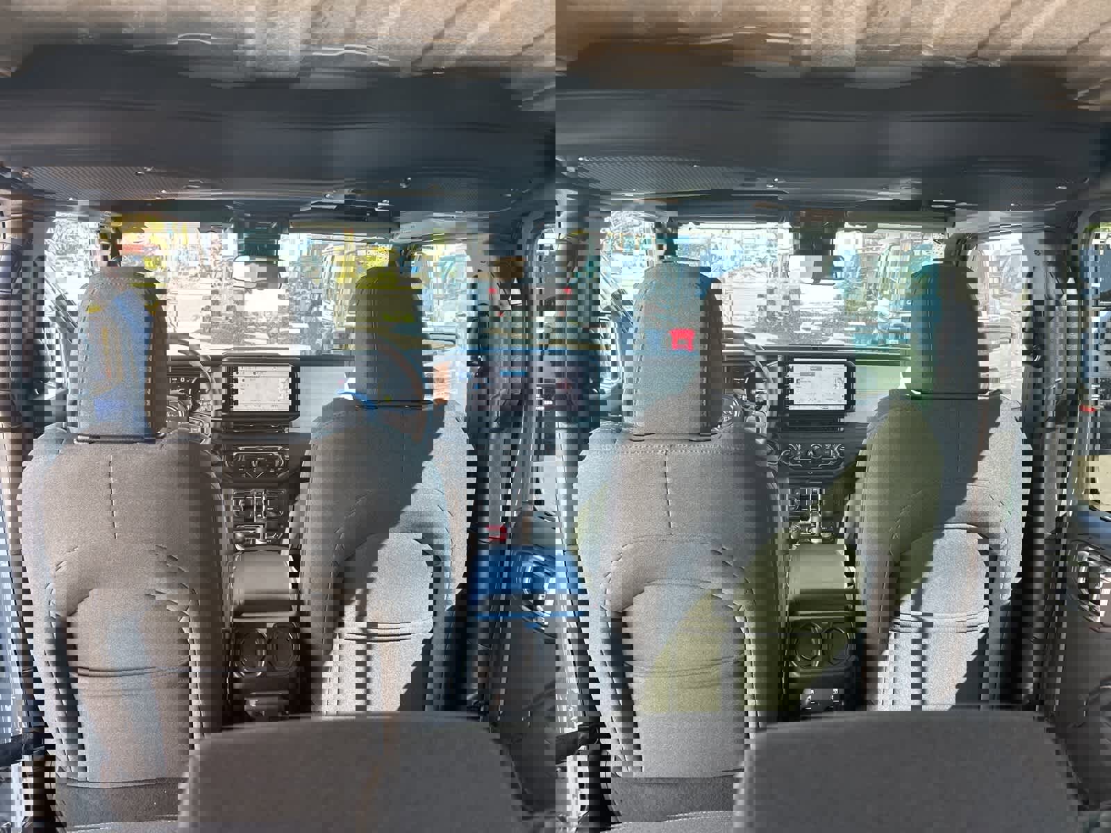 Used 2025 Jeep Wrangler Willys image 35