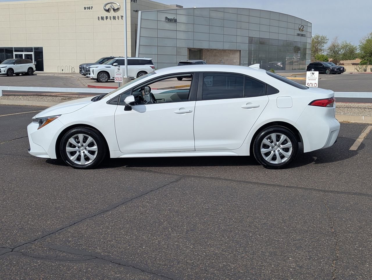 Used 2024 Toyota Corolla LE image 3