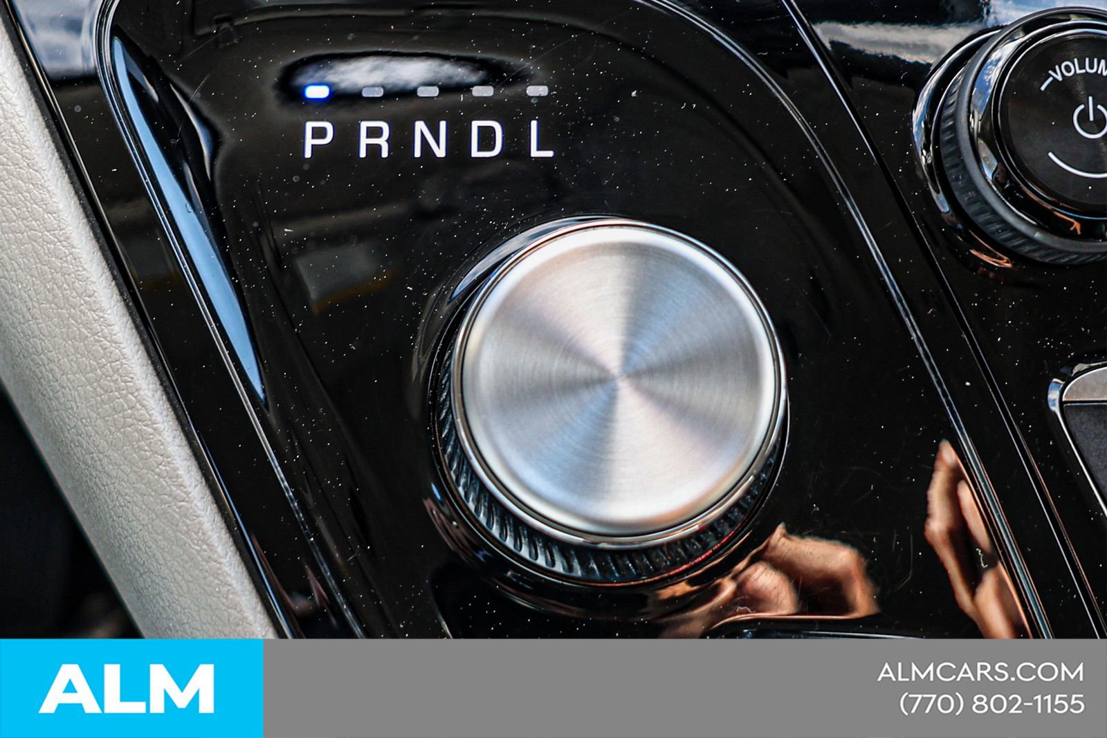 Used 2024 Chrysler Pacifica Touring-L image 35