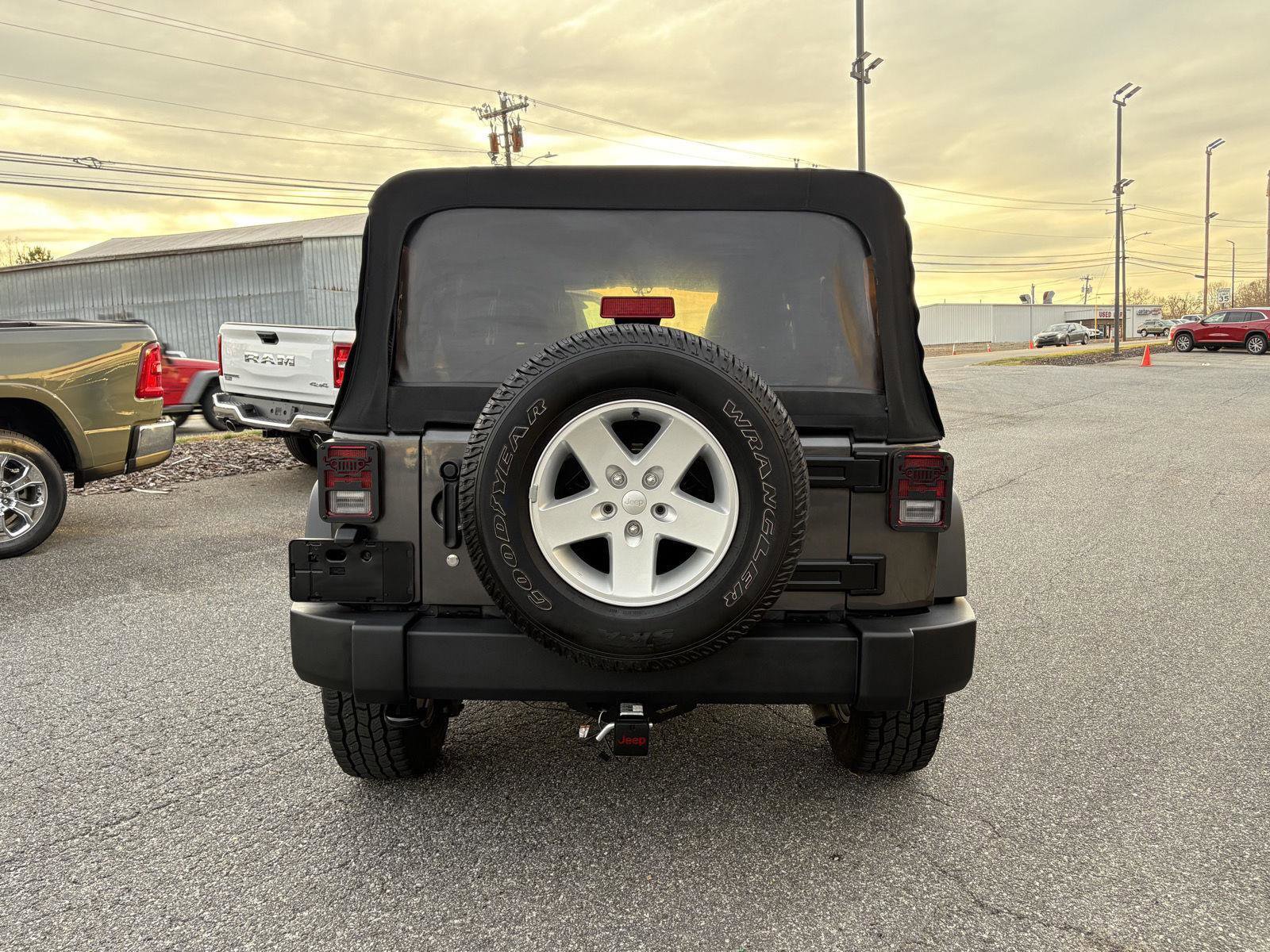Used 2018 Jeep Wrangler Unlimited Sport S image 4