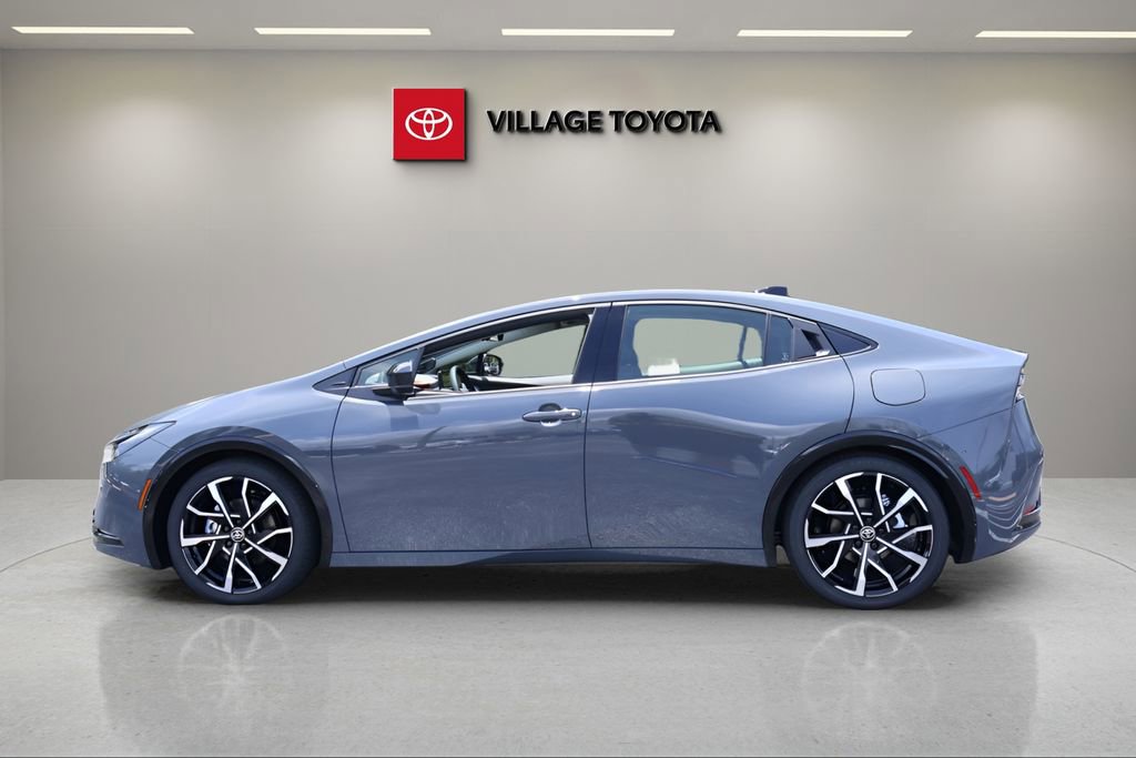 New 2026 Toyota Prius Plug-In Hybrid FWD image 2