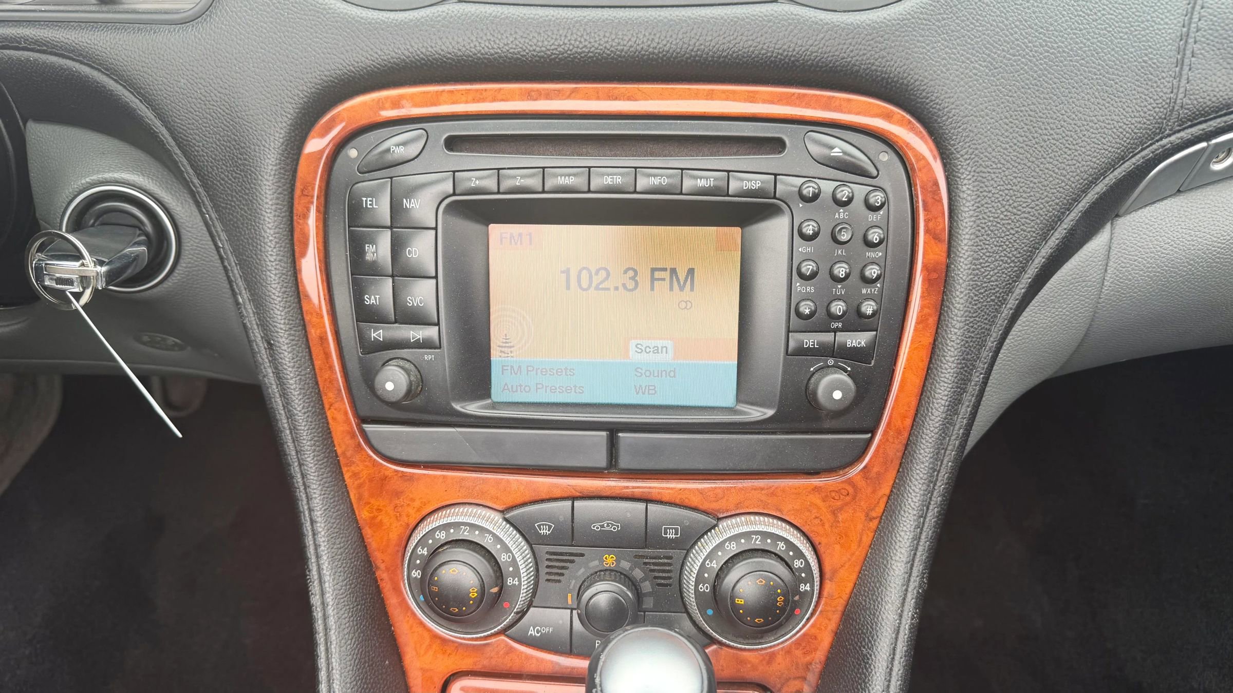 Used 2004 Mercedes-Benz SL 500 image 39