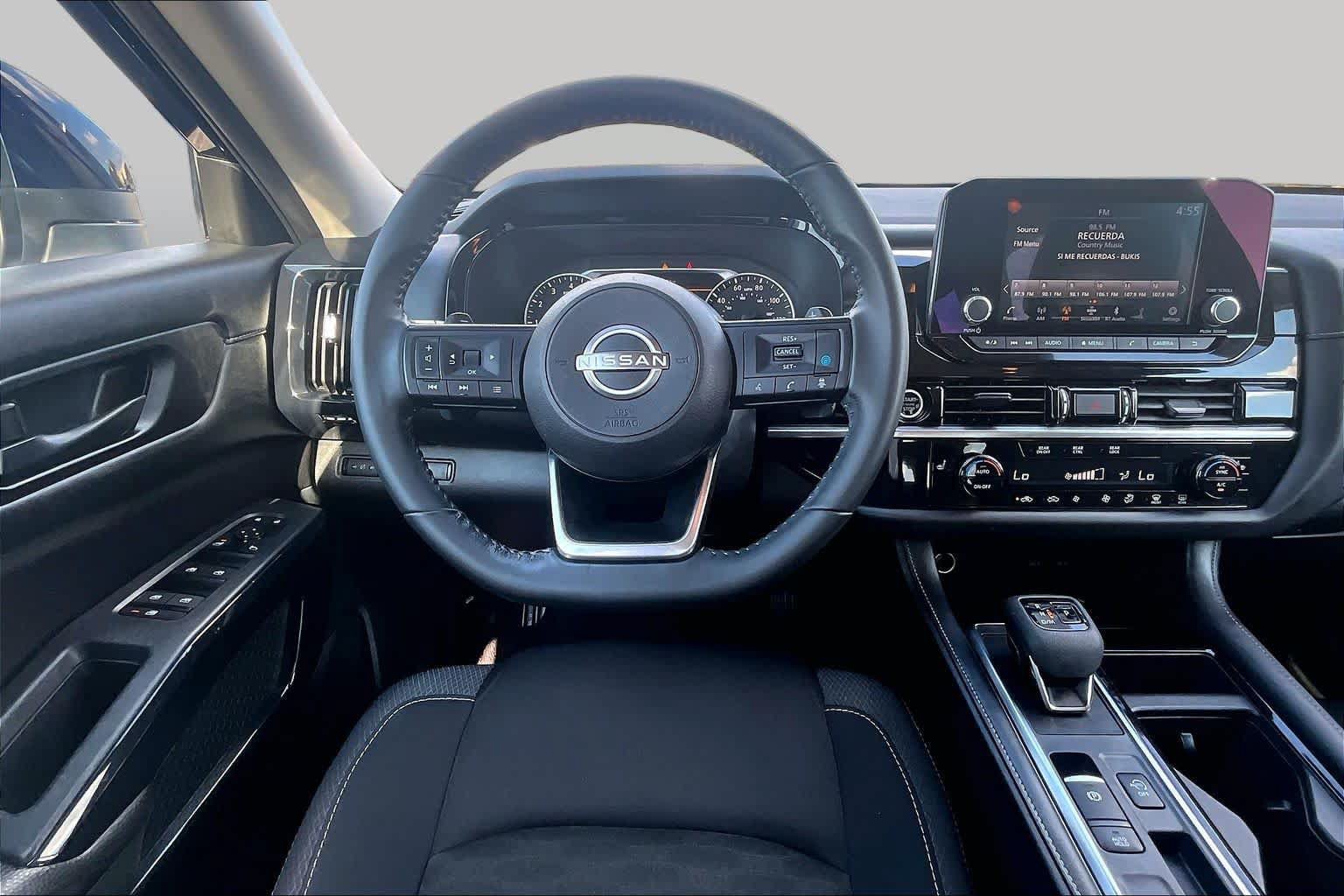 Used 2024 Nissan Pathfinder SV FWD image 6