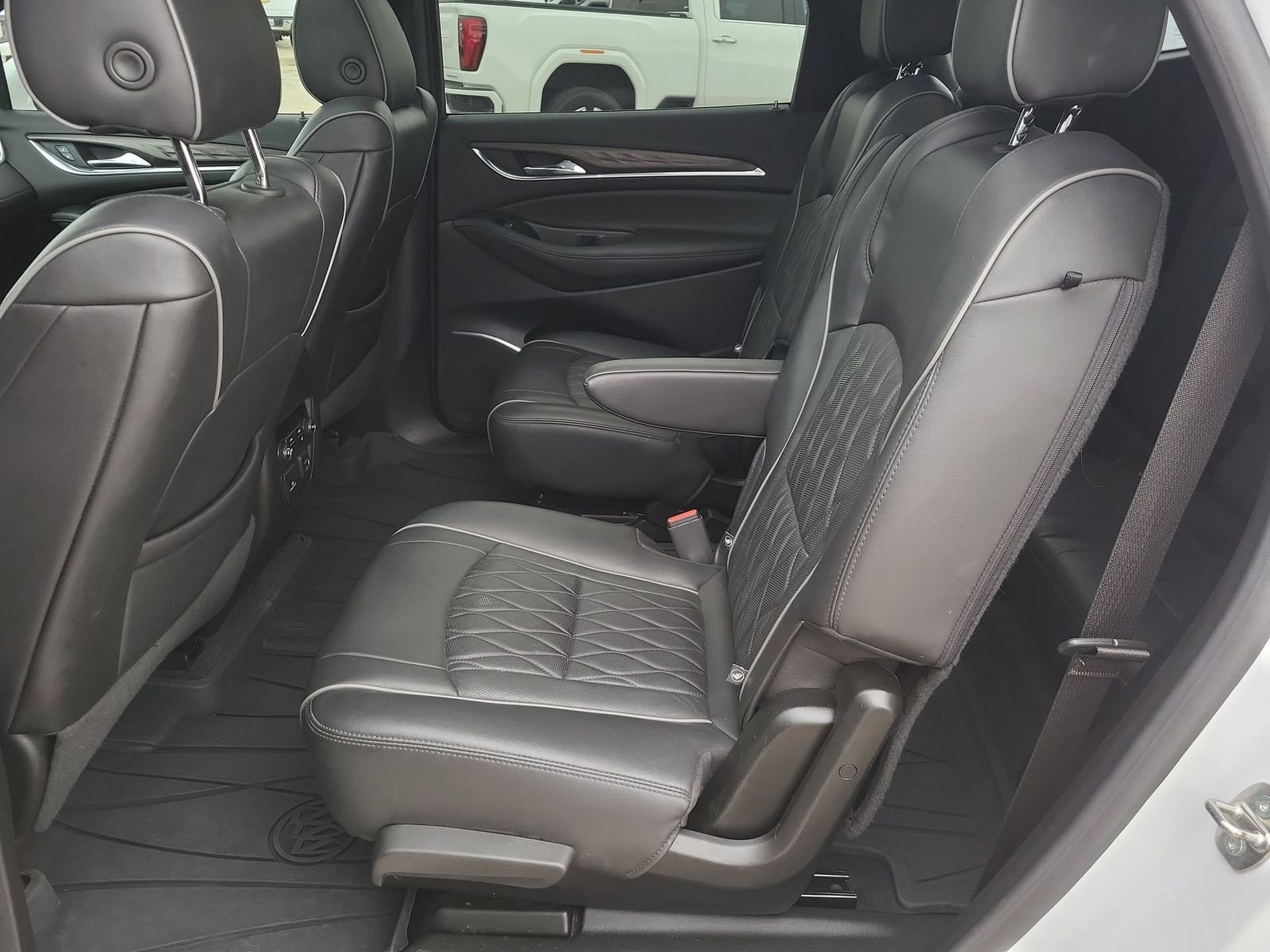 Used 2023 Buick Enclave Avenir w/ Avenir Technology Package image 26