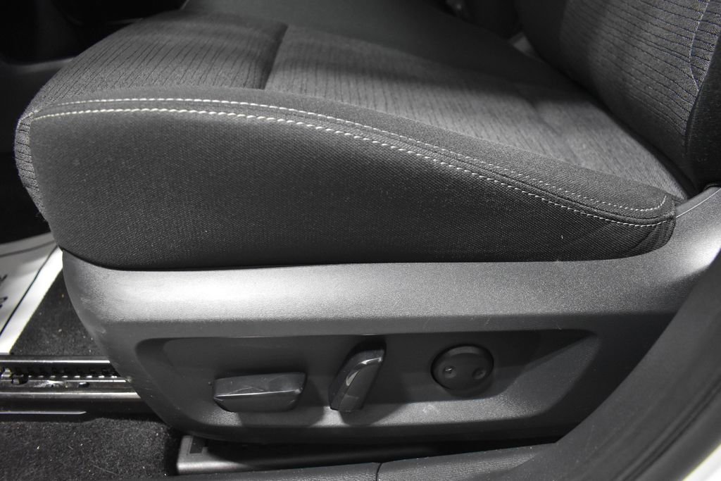 Certified 2023 Nissan Rogue SV image 17