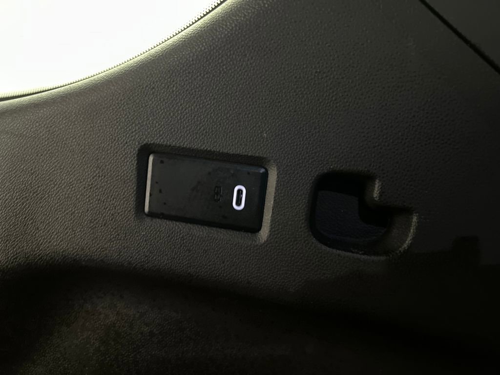 Used 2021 Chevrolet Suburban Z71 w/ Z71 Off-Road Package image 34