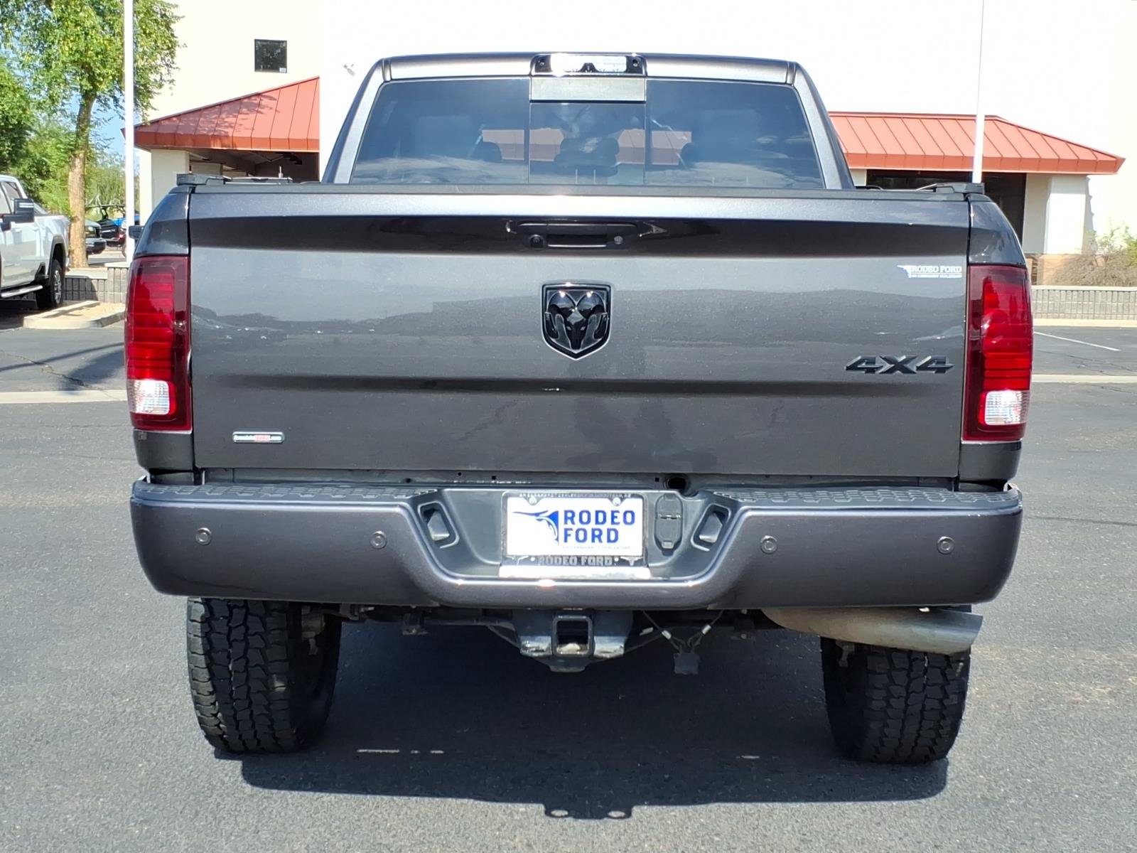 Used 2018 RAM 2500 Laramie w/ Sport Appearance Group AWD/4WD image 4