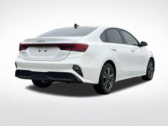 Used 2024 Kia Forte LXS w/ LXS Technology Package FWD image 9