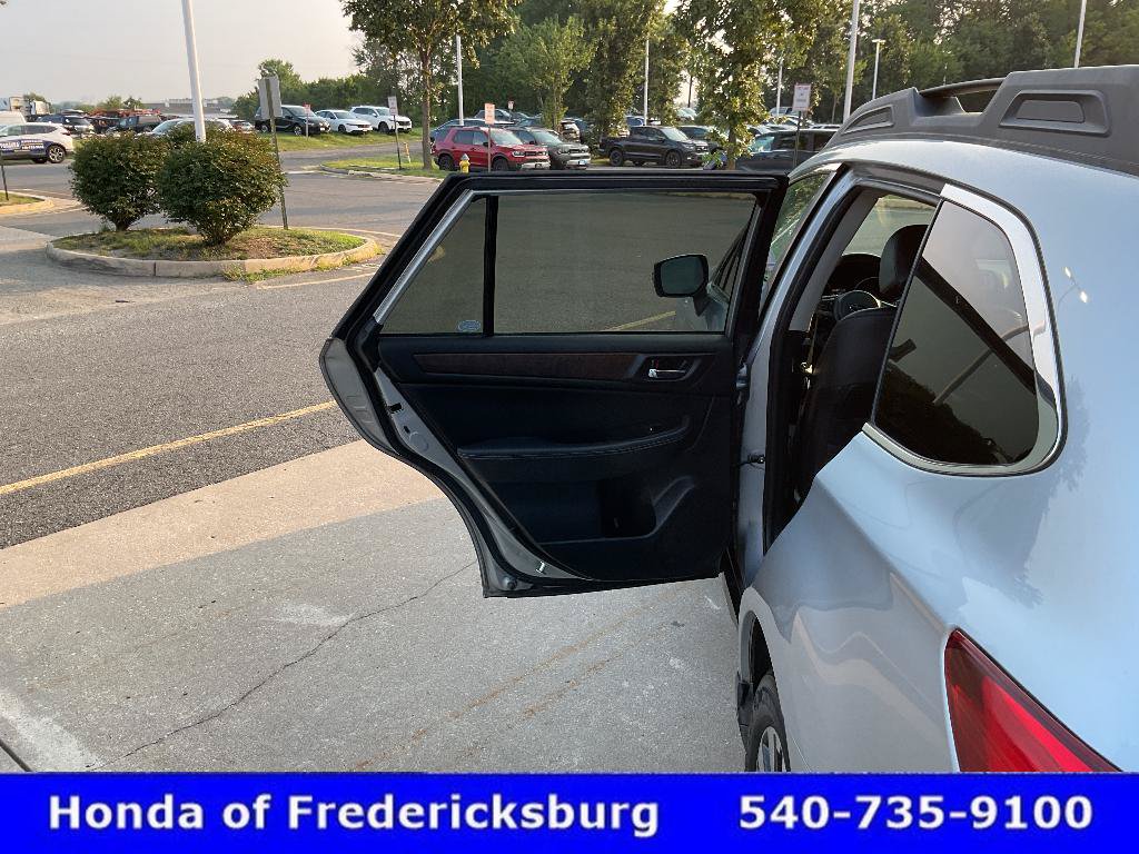 Used 2017 Subaru Outback 2.5i Limited AWD/4WD image 16