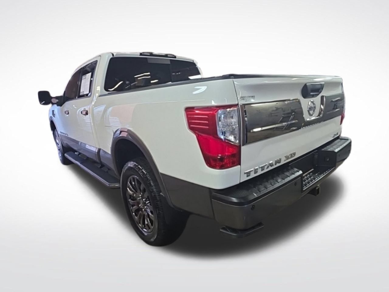 Used 2019 Nissan Titan Platinum Reserve w/ Platinum Utility Package AWD/4WD image 4