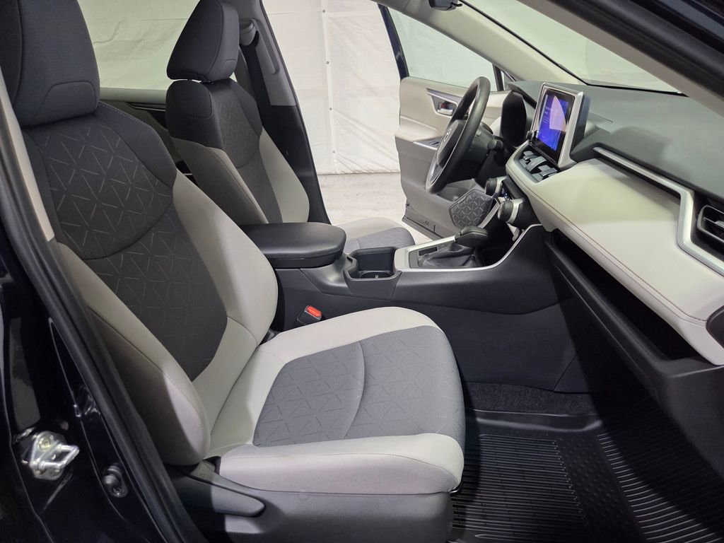 Used 2024 Toyota RAV4 XLE image 9