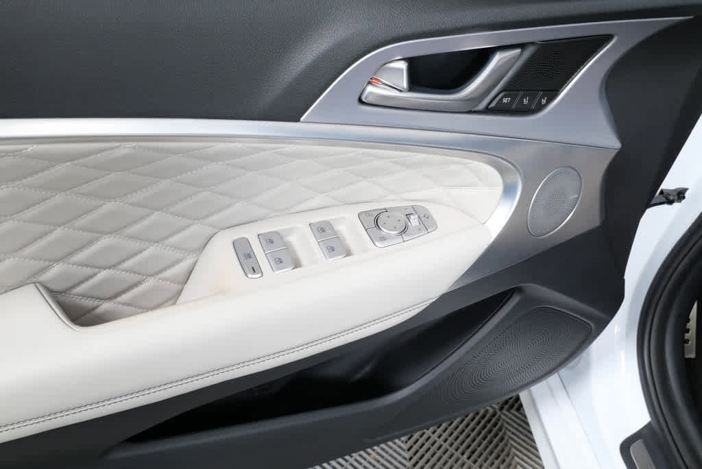 Used 2019 Genesis G70 3.3T Advanced w/ Prestige Package image 4