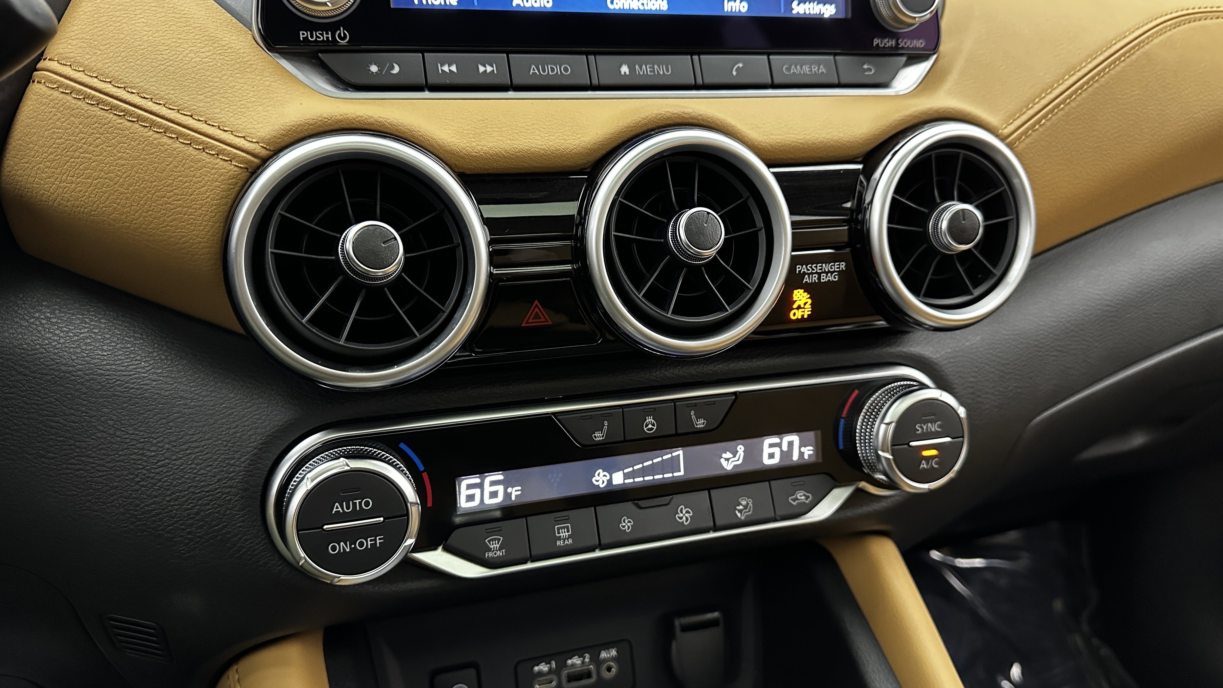 Used 2025 Nissan Sentra SV w/ SV Premium Package image 19