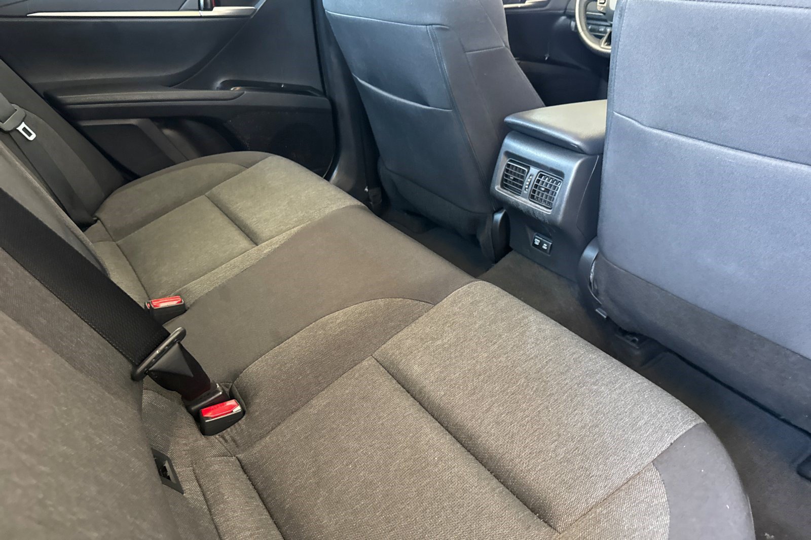 Used 2025 Toyota Camry LE w/ Convenience Package AWD/4WD image 32