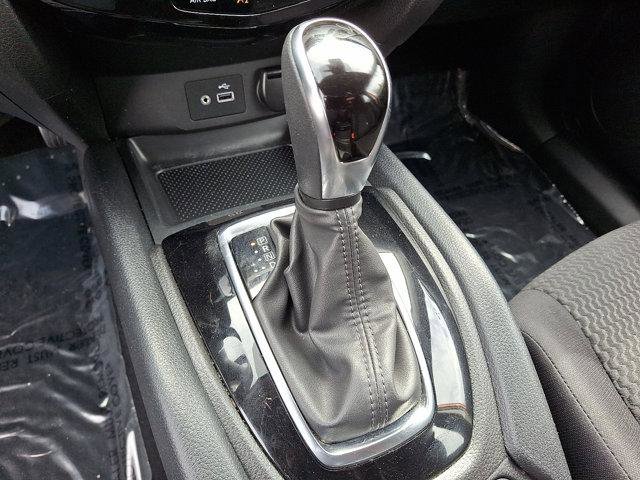 Used 2022 Nissan Rogue Sport S image 11