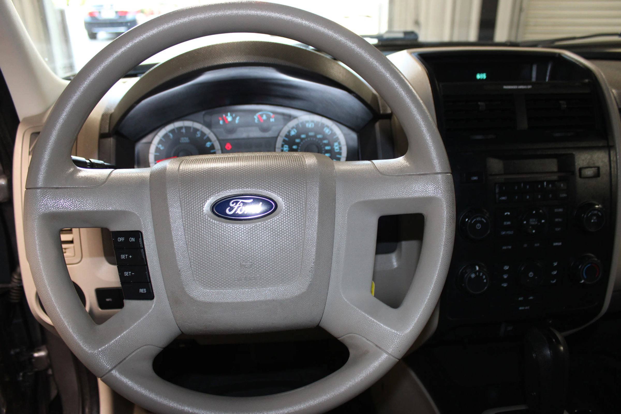 Used 2011 Ford Escape XLS w/ 101A Rapid Spec Order Code FWD image 10