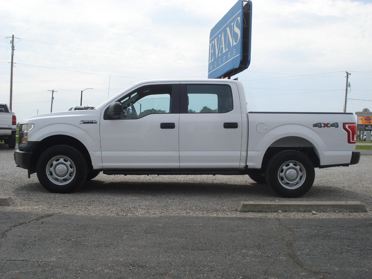Used 2017 Ford F150 XL w/ Equipment Group 101A Mid image 5