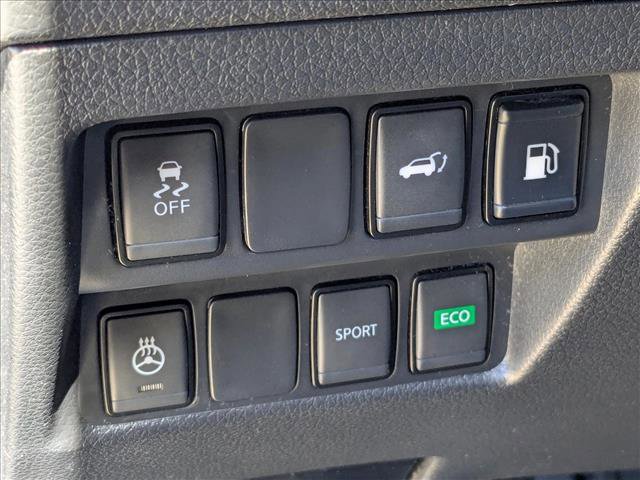 Used 2018 Nissan Rogue SV w/ Premium Package image 11