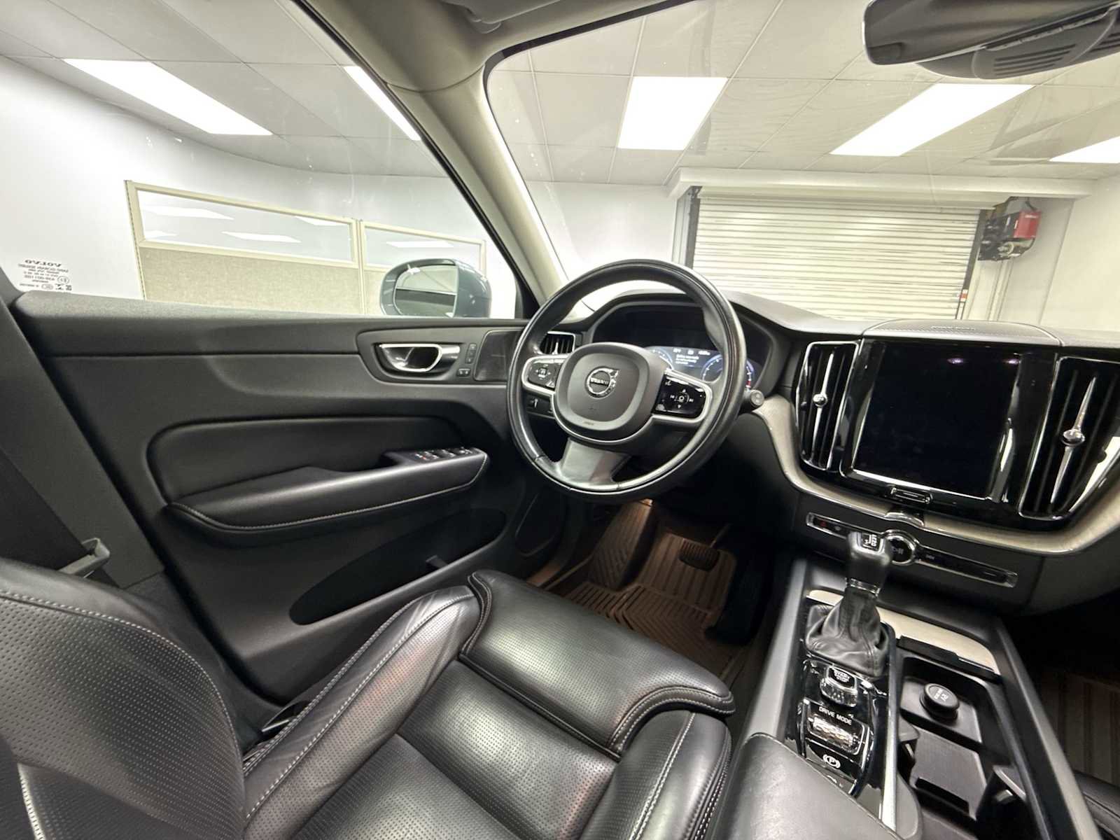 Used 2021 Volvo XC60 T5 Inscription w/ Climate Package image 15