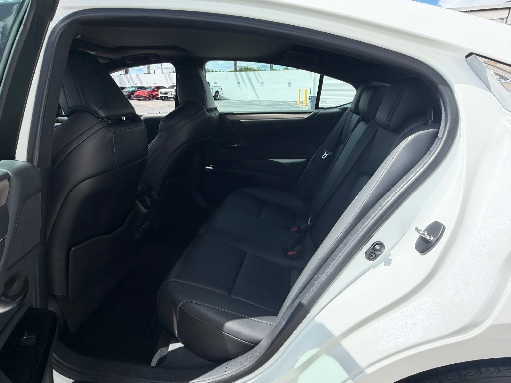 Used 2024 Lexus ES 350 F Sport w/ Accessory Package (Z2) FWD image 10