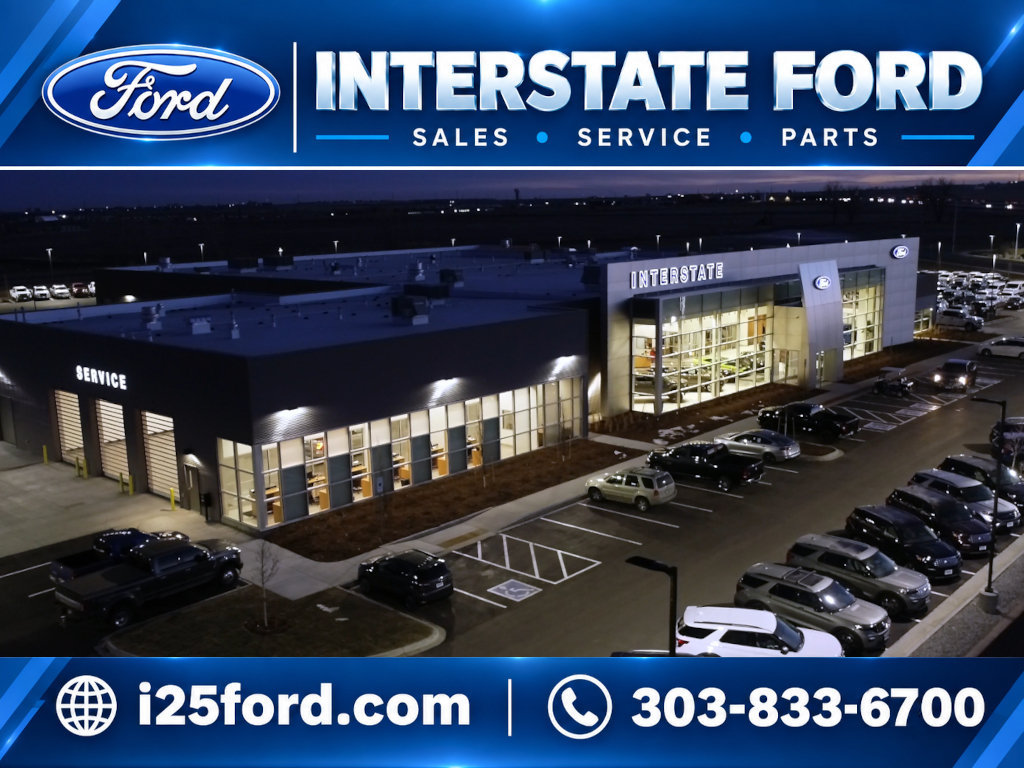 Used 2024 Ford Escape ST-Line Select w/ Tech Pack #2 AWD/4WD image 2