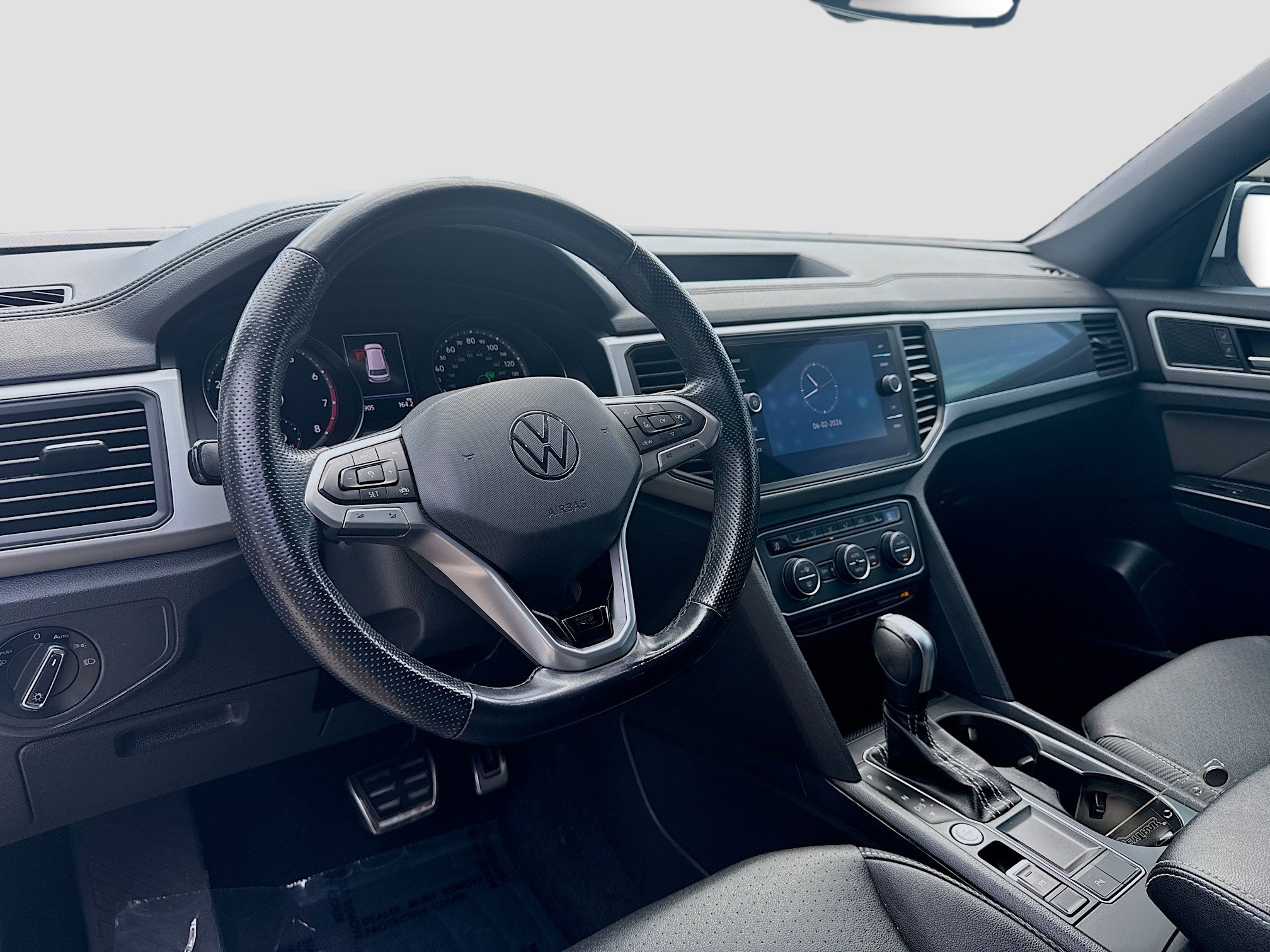 Used 2021 Volkswagen Atlas Cross Sport SE w/ Panoramic Sunroof Package FWD image 9