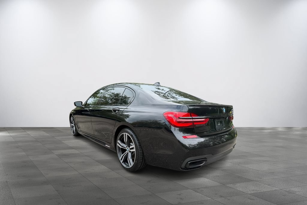 Used 2018 BMW 750i RWD image 4