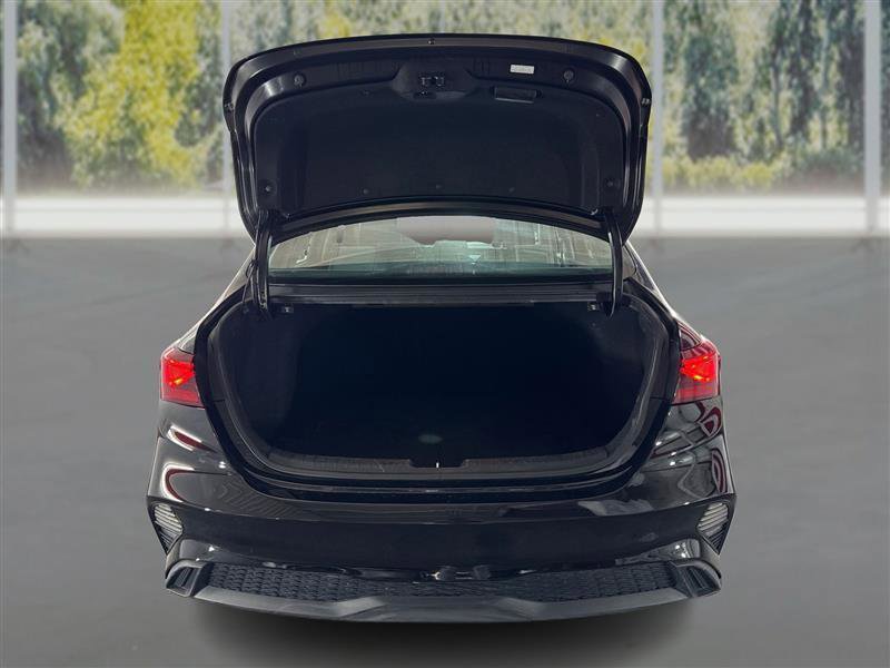 Used 2022 Kia Forte LXS image 13