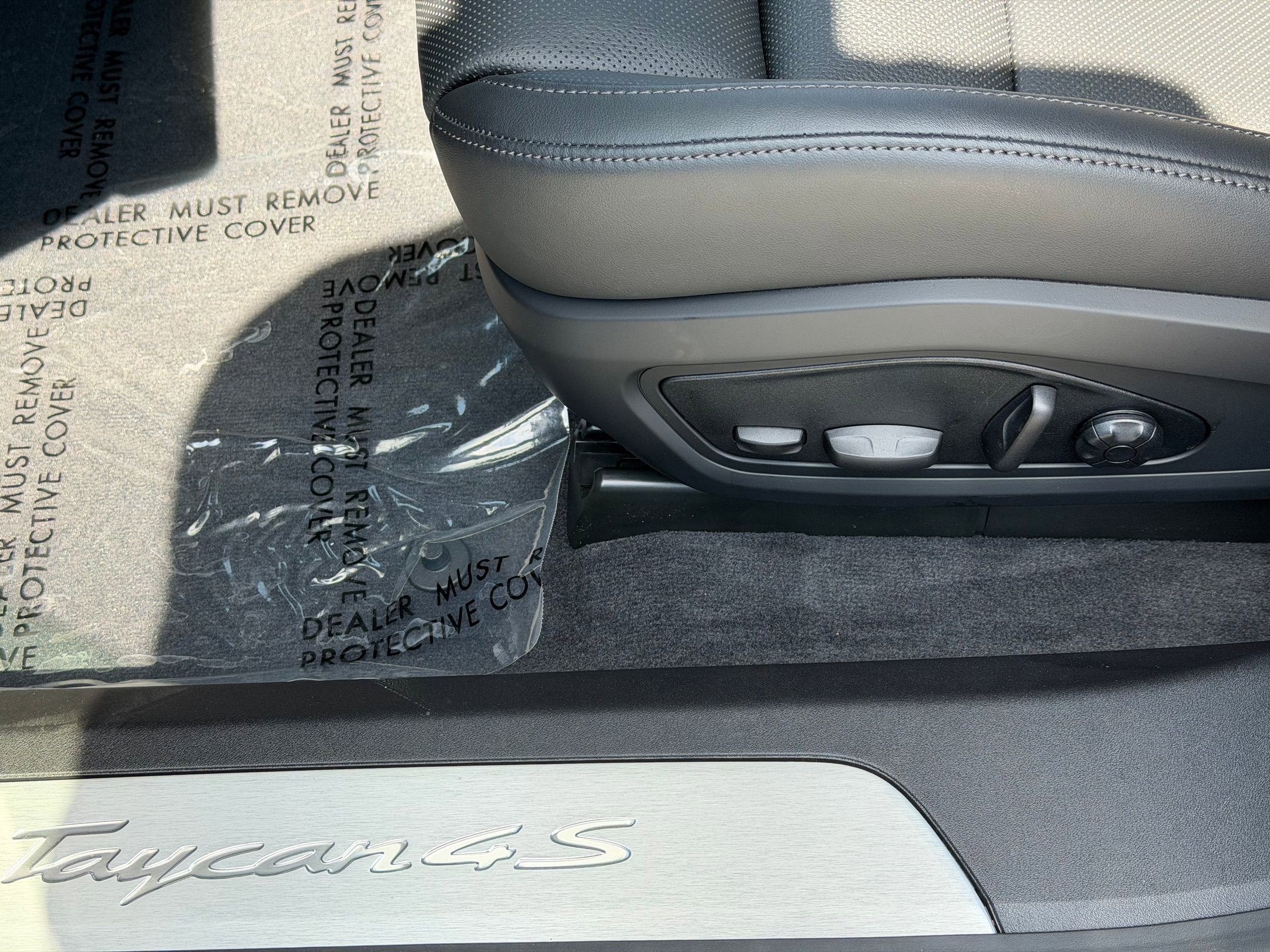 New 2026 Porsche Taycan 4S image 27