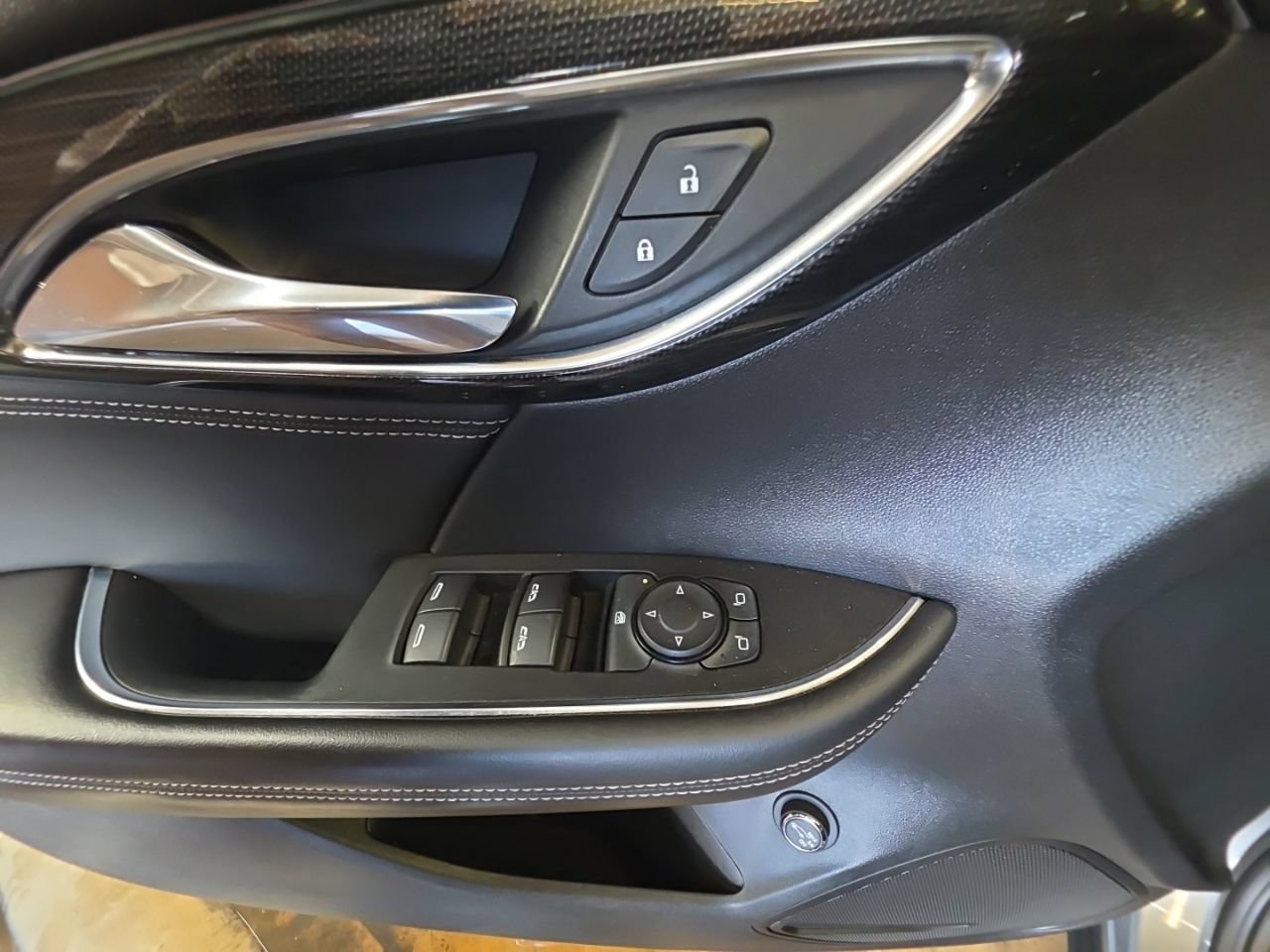Used 2023 Buick Envision Preferred FWD image 22