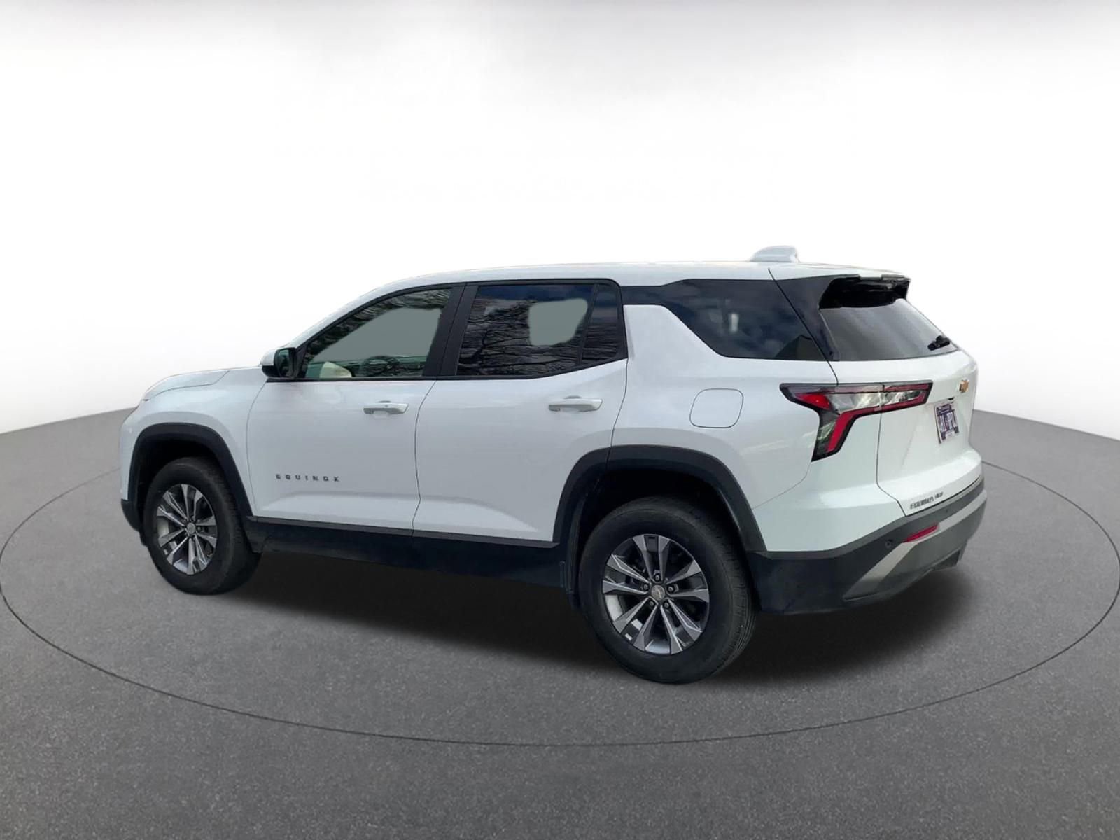 Used 2025 Chevrolet Equinox LT image 10