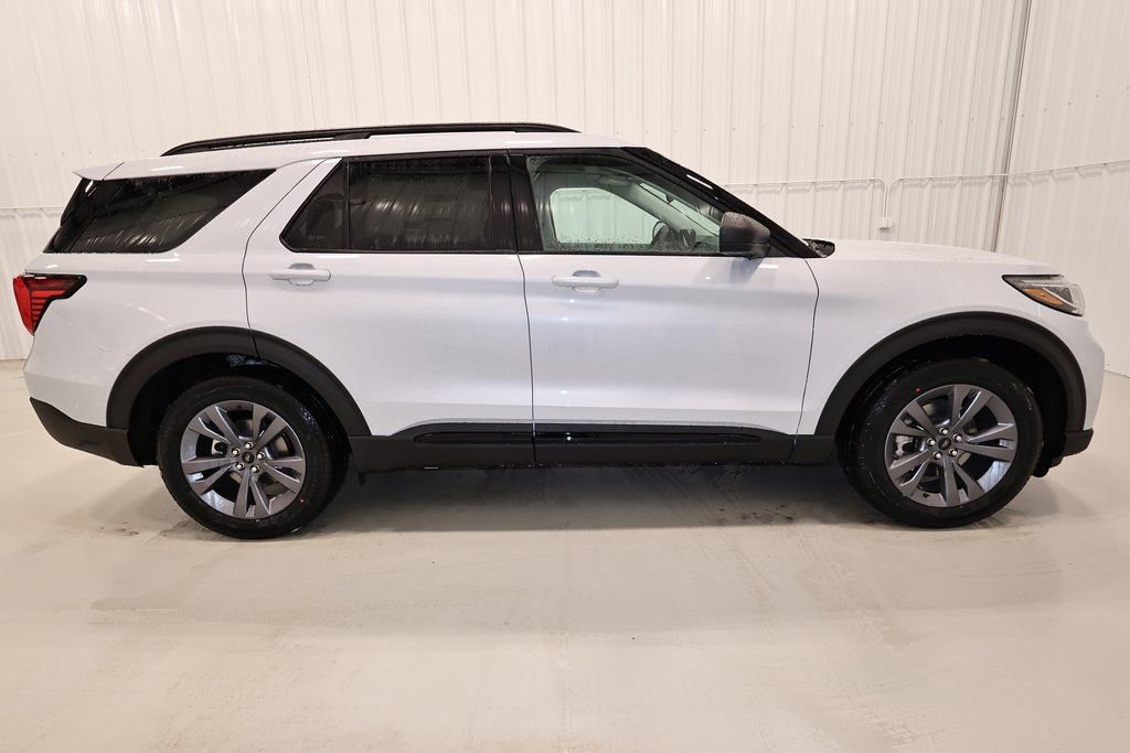 New 2026 Ford Explorer Active w/ Active Comfort Package image 2