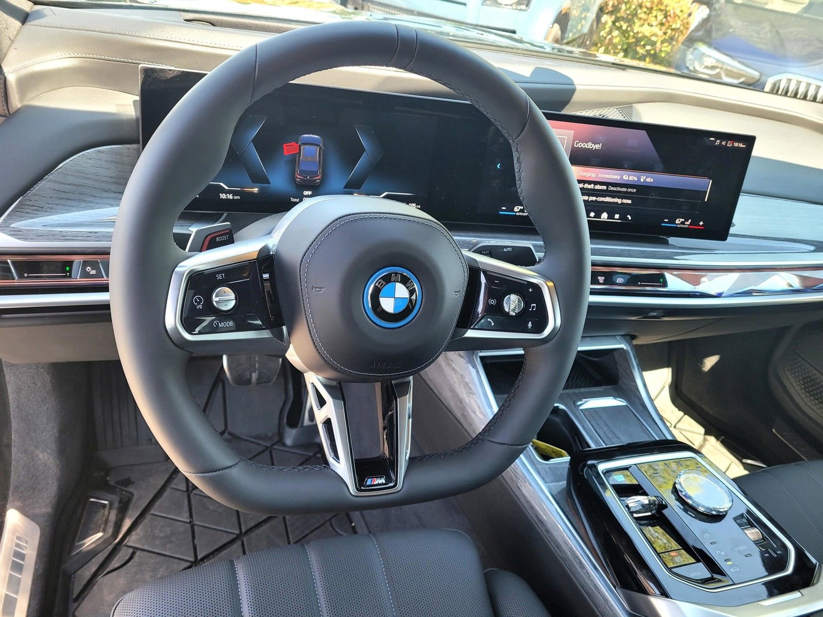 Used 2025 BMW i7 eDrive50 w/ M Sport Package RWD image 10