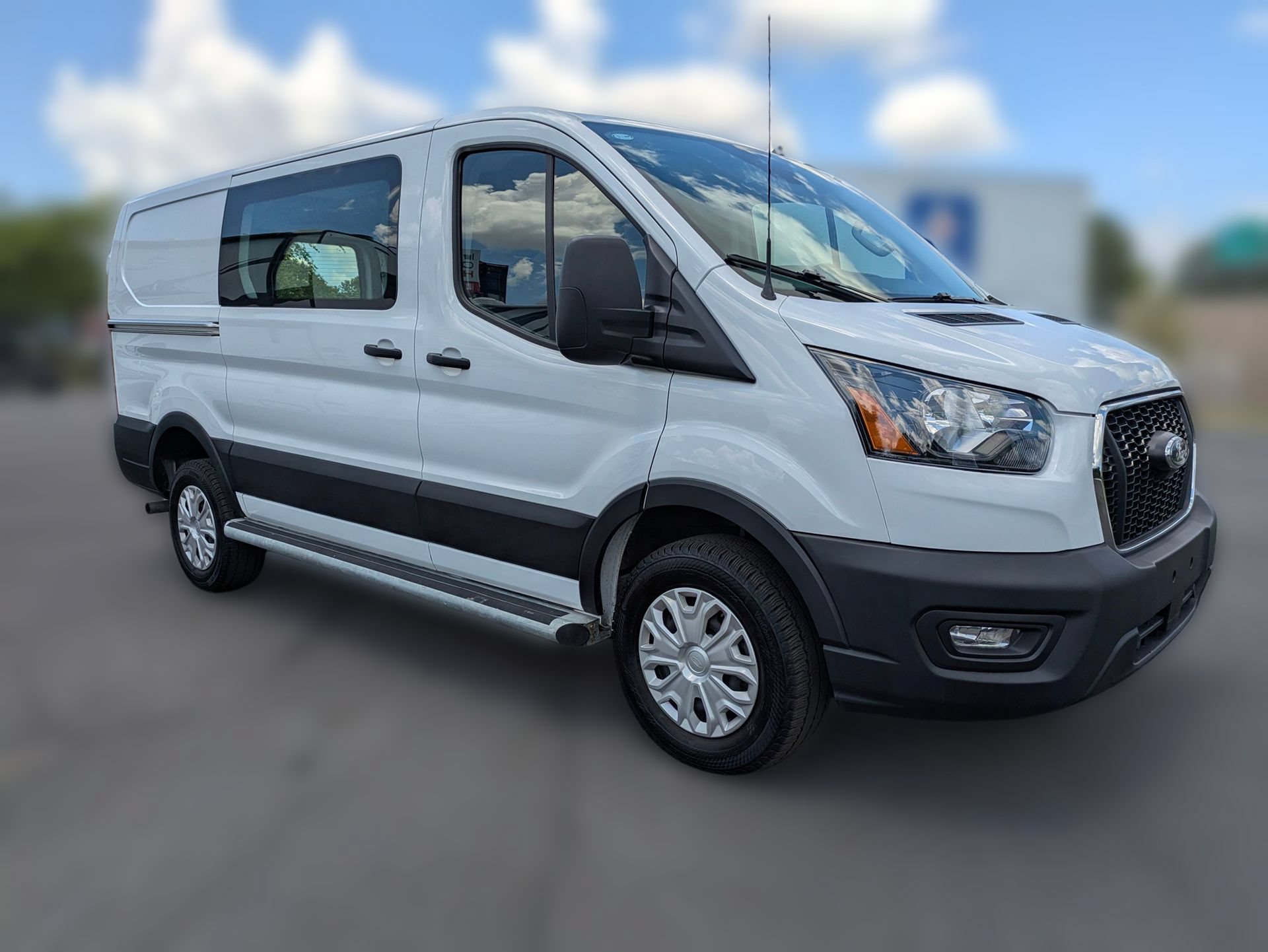 Used 2025 Ford Transit 250 Low Roof w/ Exterior Upgrade Package RWD image 3