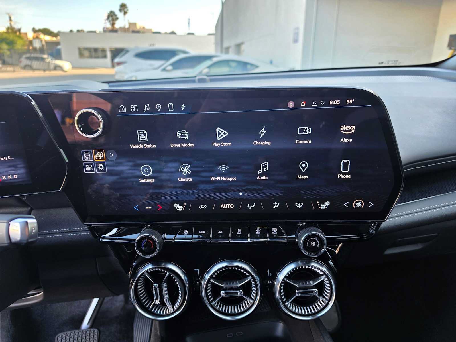 Used 2024 Chevrolet Blazer EV LT AWD/4WD image 24