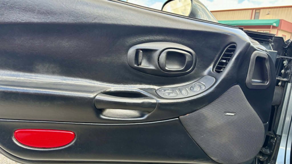 Used 2004 Chevrolet Corvette Convertible image 15