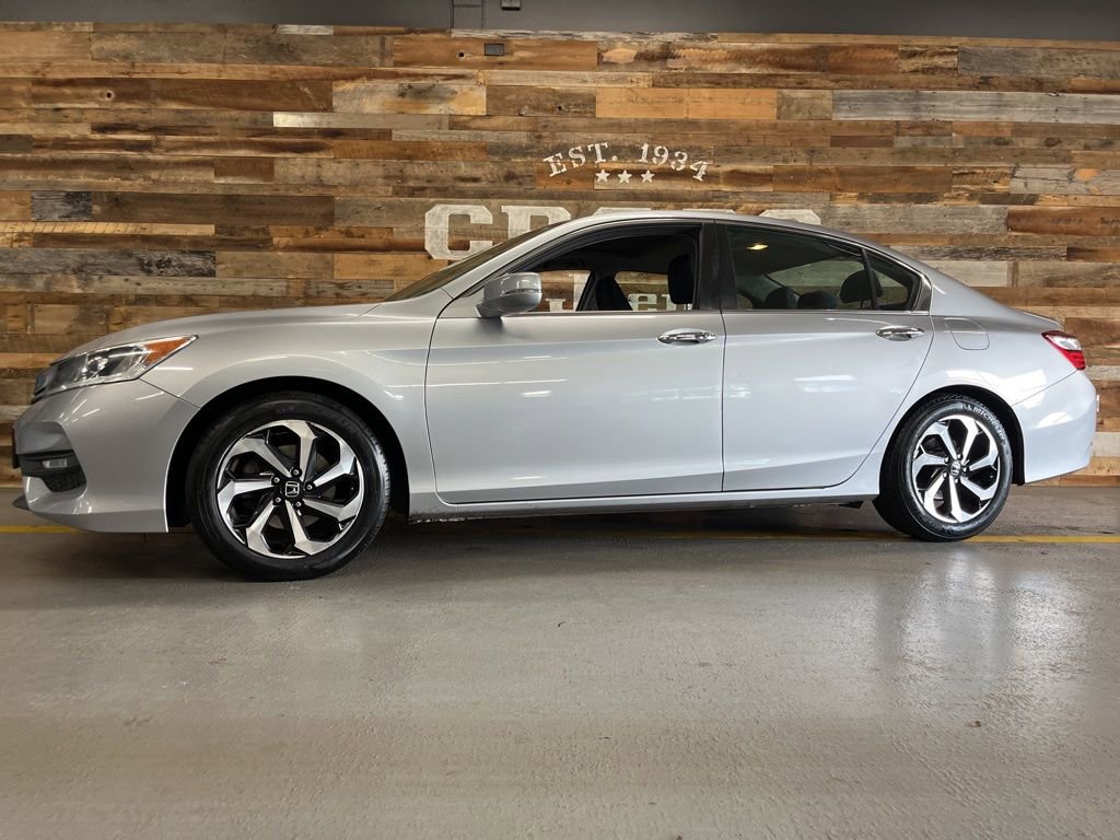 Used 2016 Honda Accord EX image 16