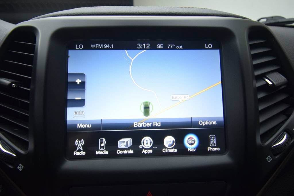 Used 2017 Jeep Cherokee Limited AWD/4WD image 15