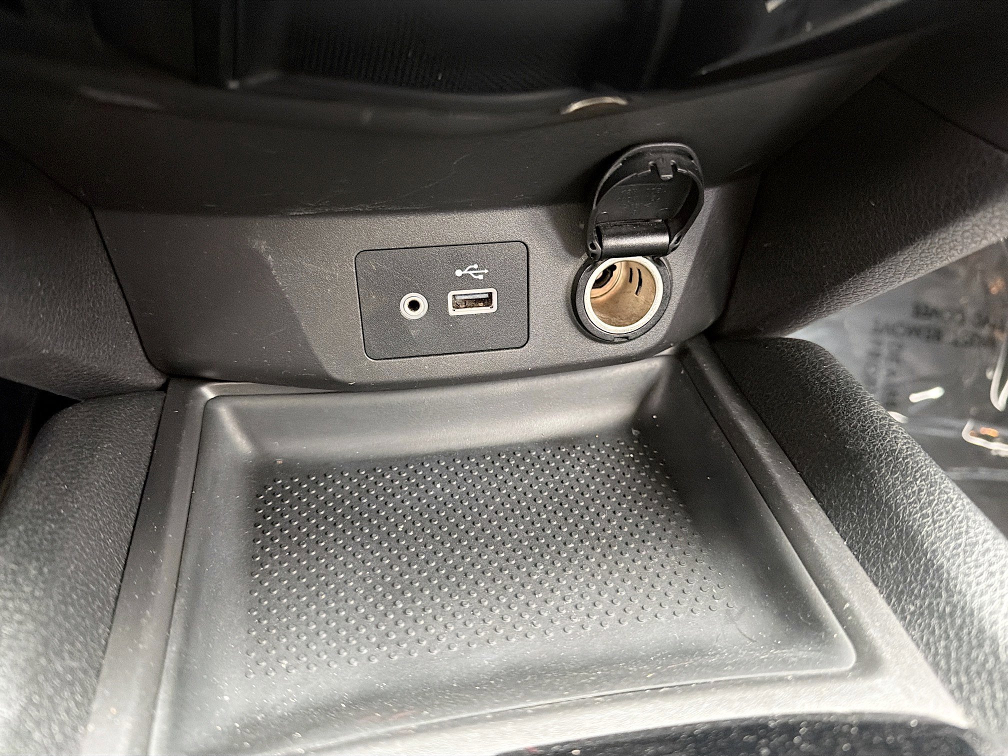 Used 2018 Nissan Rogue SV image 29