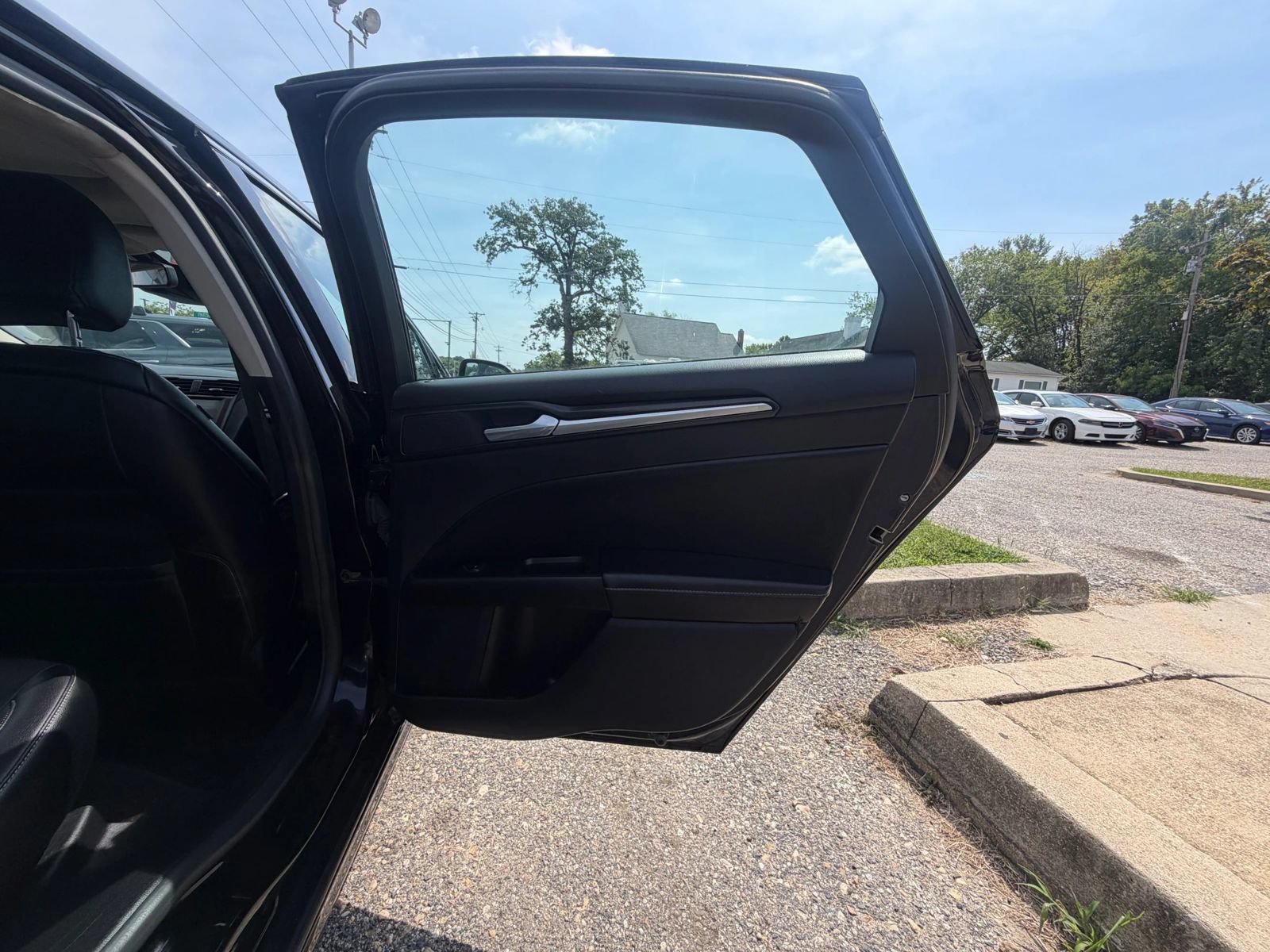 Used 2020 Ford Fusion Titanium FWD image 22