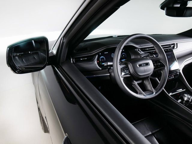 Used 2023 Jeep Grand Cherokee Overland image 26