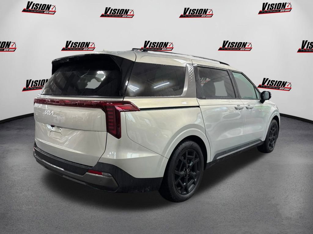 New 2025 Kia Carnival SX Prestige FWD image 5