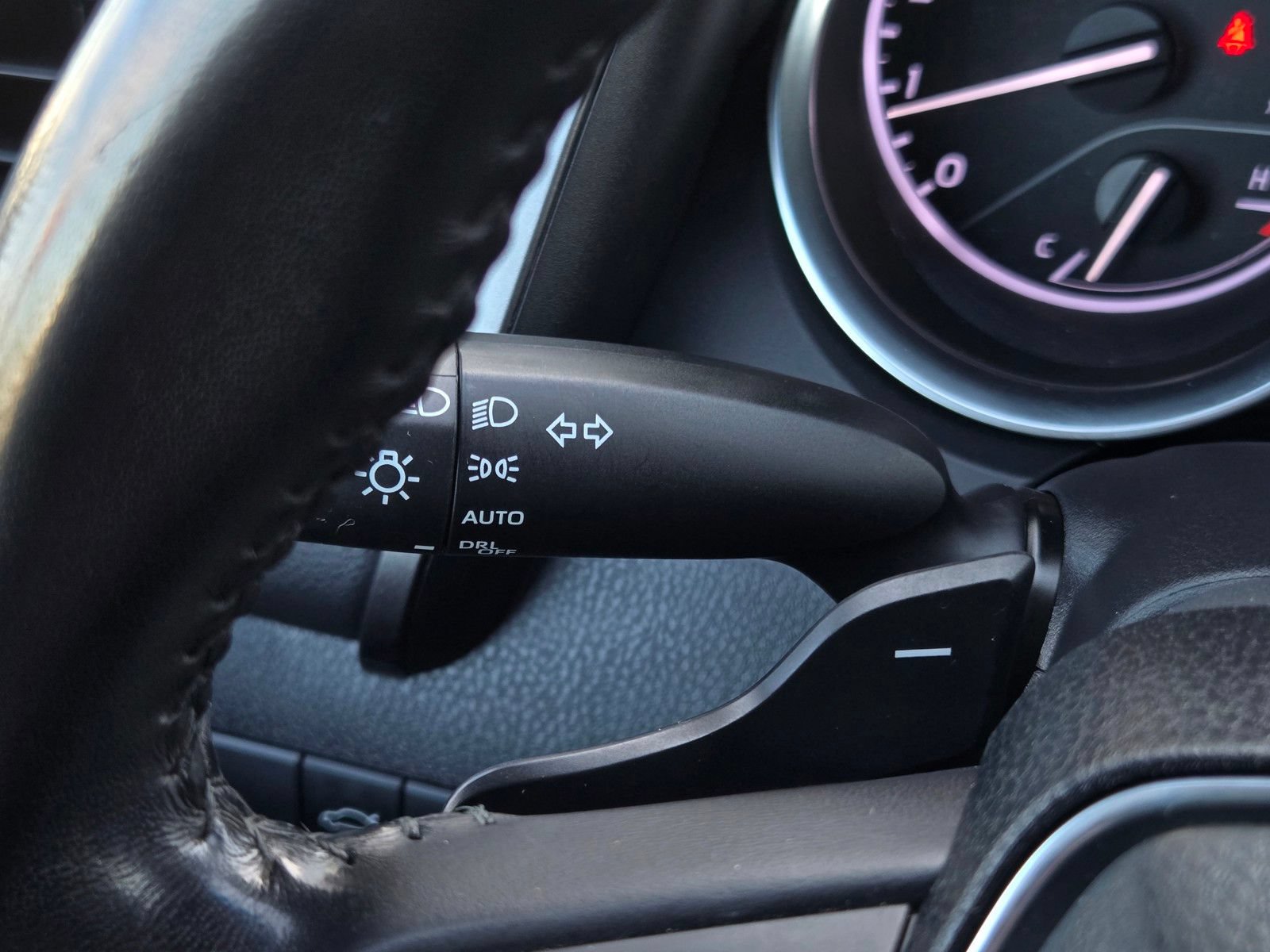 Used 2018 Toyota Camry SE FWD image 19