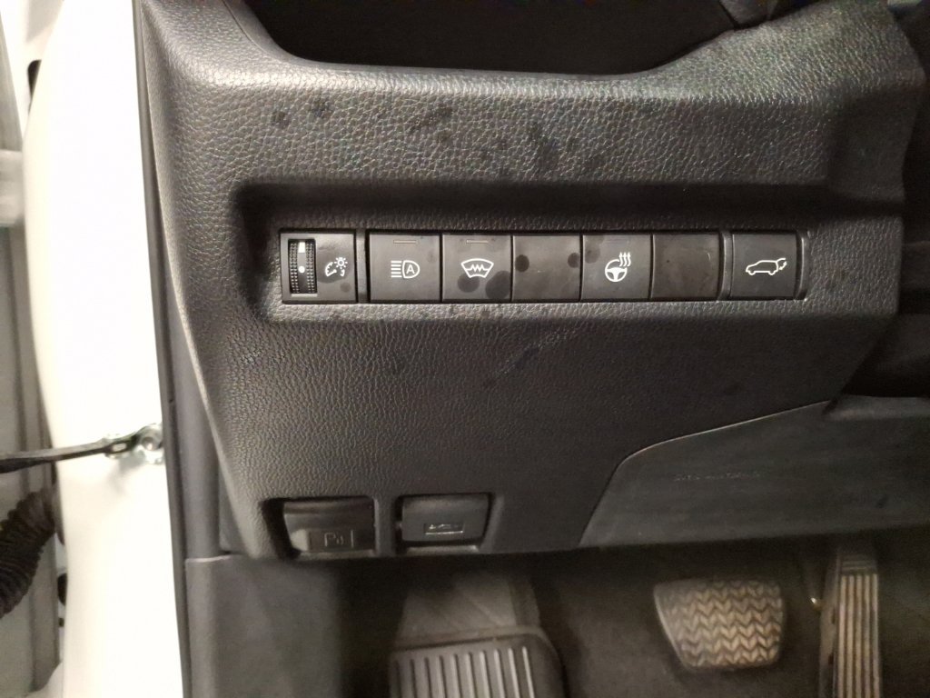 Used 2023 Toyota RAV4 XLE w/ Convenience Package AWD/4WD image 20