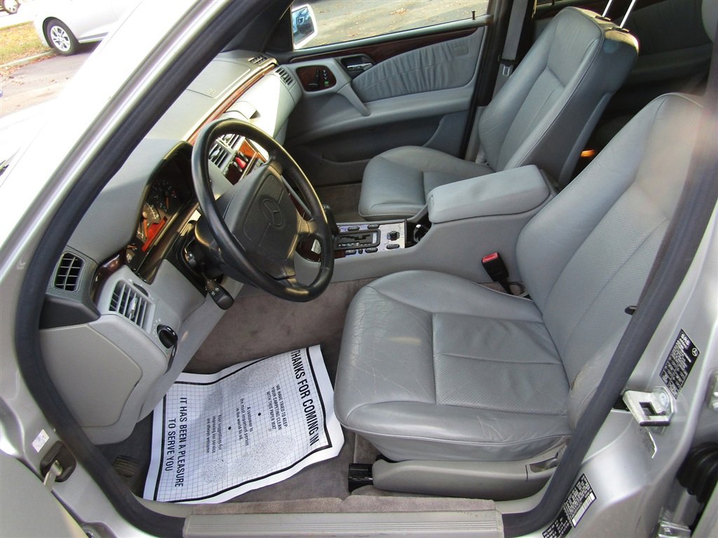 Used 1997 Mercedes-Benz E 320 Sedan image 17